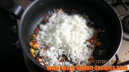 adding-boiled-rice adding-boiled-rice