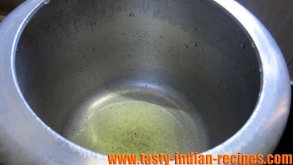 heat-oil-in-a- pressure-cooker