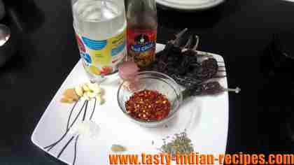 ingredients-to-make-schezwan-sauce ingredients-to-make-schezwan-sauce
