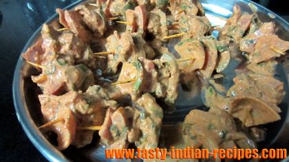 arranging-mushroom-tikka's-in-the-plate