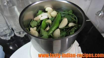 Combine the ingredients for making mint chutney