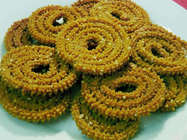 Moong Dal Chakli