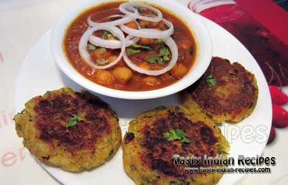 Peshawari Chana With Aloo Tikki