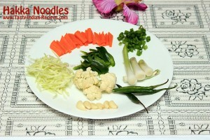 Hakka-Noodles-Recipe-Ingredients