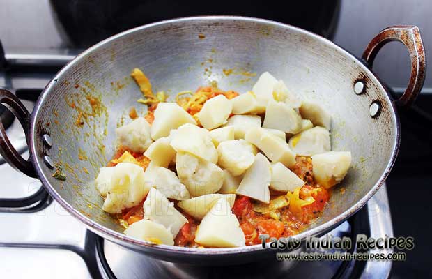 Add boiled potatoes and mix very well with cabbage and spices