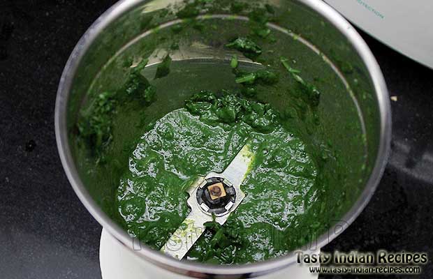 Blending Spinach Mixture