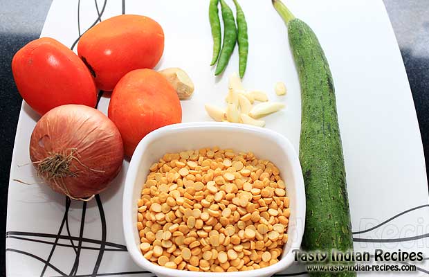 Ingredients for making Turai Chana Dal